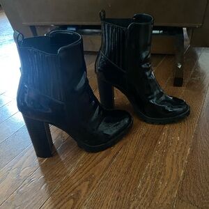 JustFab Glossy Black Heeled Boots